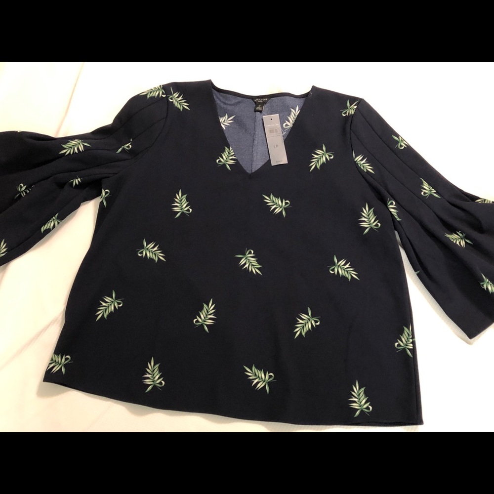 Ann Taylor palm tree top. NWT! ♥️
